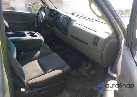 2011 Chevrolet Silverado 1500 Work Truck z USA, uszkodzony, nr VIN 1GCNKPEX6BZ348379